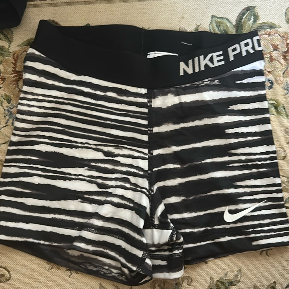 Nike pro zebra print